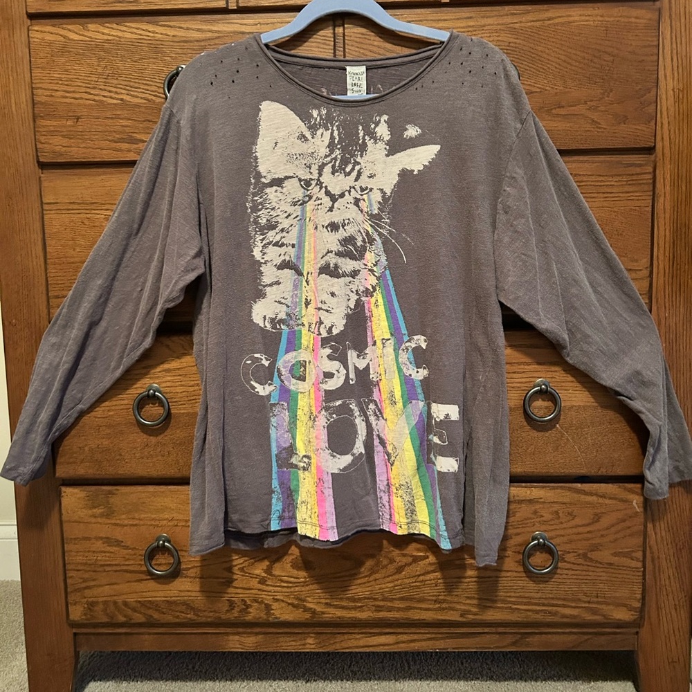 Magnolia Pearl Top 2213 Cosmic Love Viggo Tee
